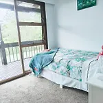 Spacious 7 Brs Retreat With 2 Kitchen And 3 Baths Movie Night Nice Garden