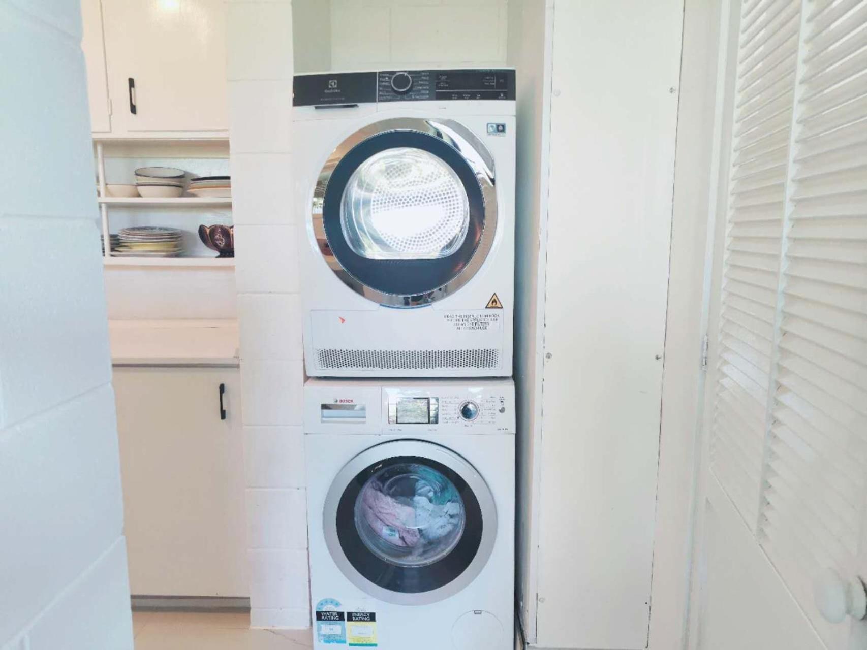 Spacious 7 Brs Retreat With 2 Kitchen And 3 Baths Movie Night Garden Auckland