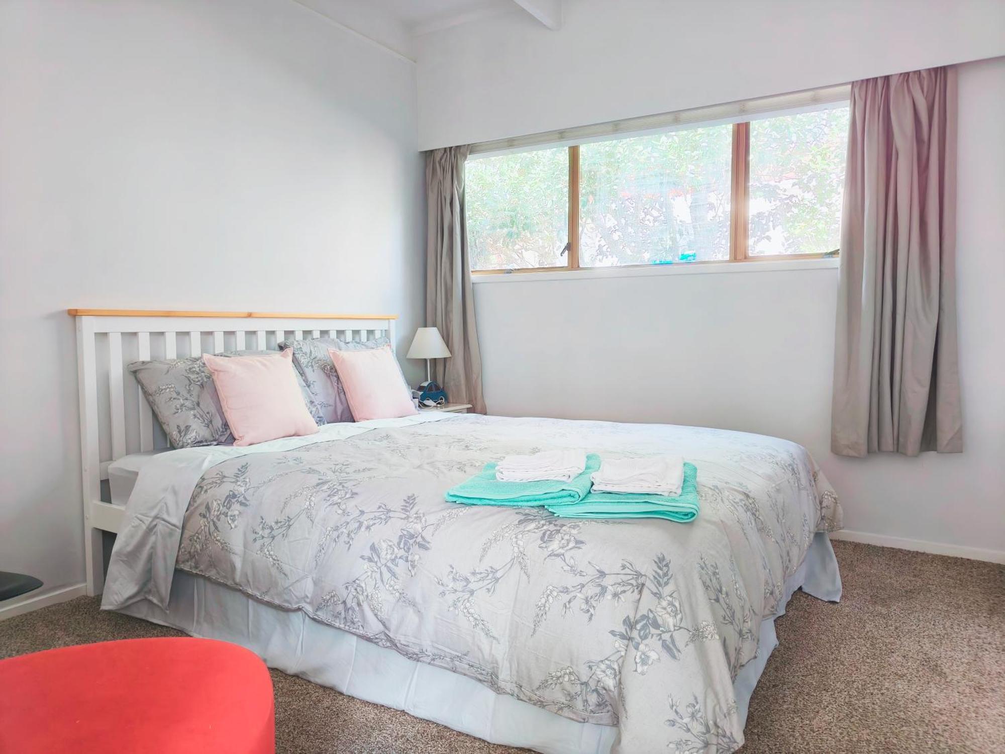 Spacious 7 Brs Retreat With 2 Kitchen And 3 Baths Movie Night Garden * Auckland