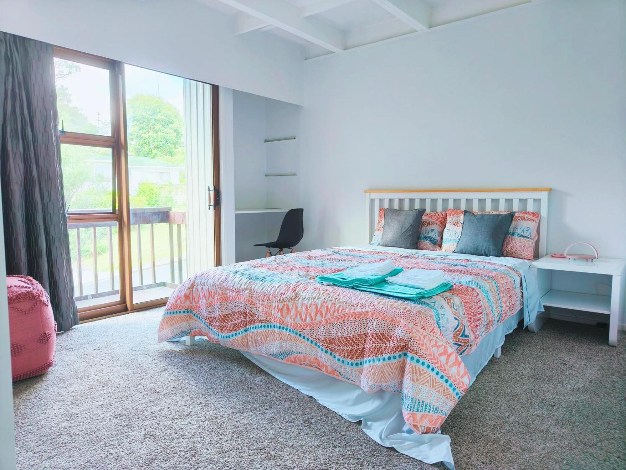 Villa Spacious 7 Brs Retreat With 2 Kitchen And 3 Baths Movie Night Garden Auckland